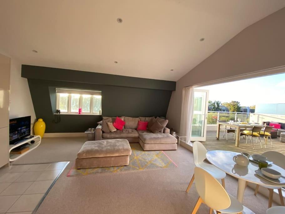 Reed Warbler - Hm111 - Lower Mill Estate Penthouse Apartment With Spa Access Somerford Keynes Εξωτερικό φωτογραφία