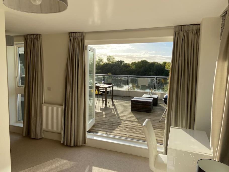 Reed Warbler - Hm111 - Lower Mill Estate Penthouse Apartment With Spa Access Somerford Keynes Εξωτερικό φωτογραφία