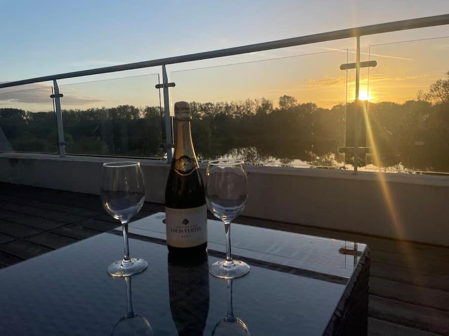 Reed Warbler - Hm111 - Lower Mill Estate Penthouse Apartment With Spa Access Somerford Keynes Εξωτερικό φωτογραφία